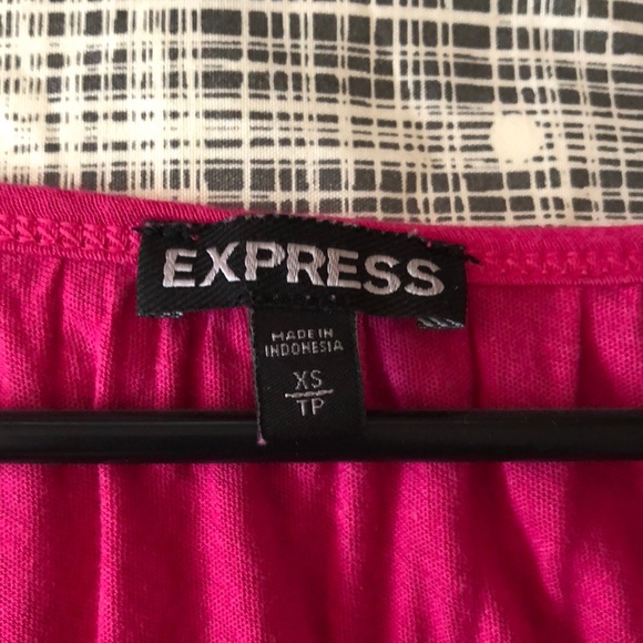 Simple Express Top - Picture 2 of 3